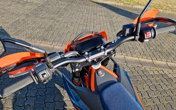 Neufahrzeug KTM 690 SMC R - Bild 5