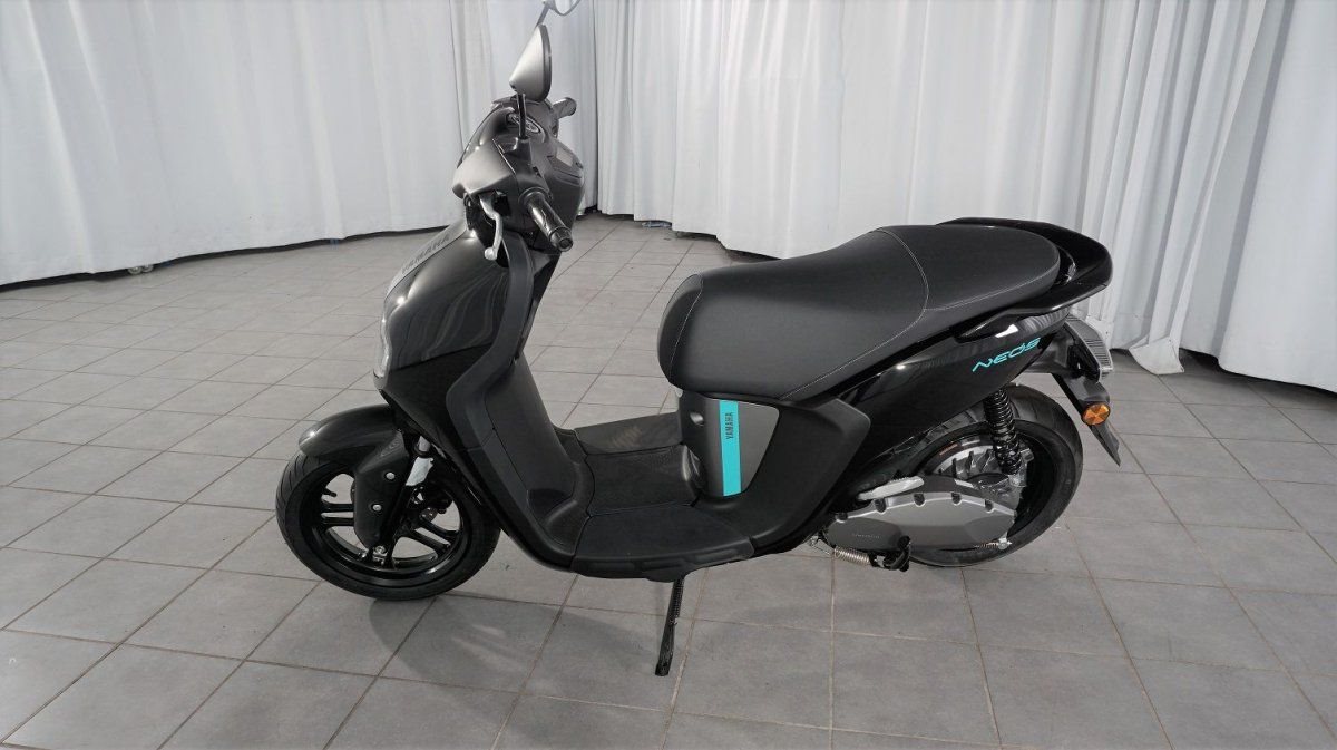 Yamaha NEO's Dual Battery 