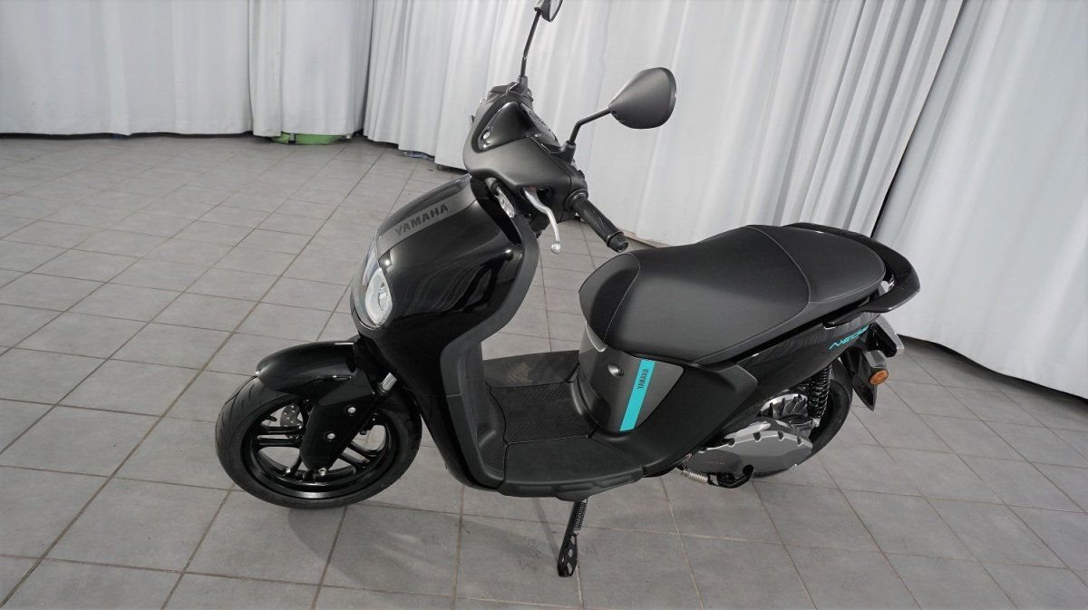 Yamaha NEO's Dual Battery