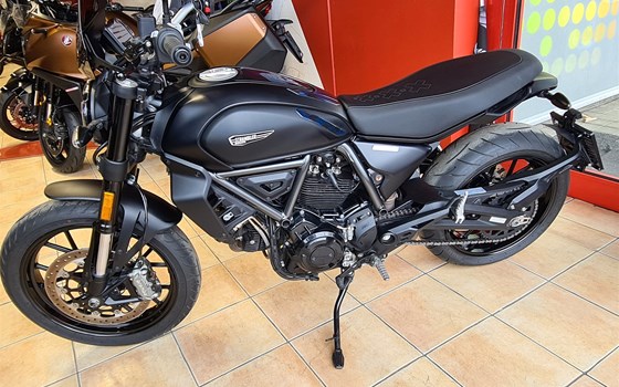 Gebrauchtmotorrad Ducati Scrambler Icon Dark - Bild 2