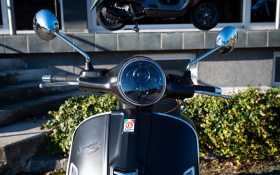 Gebrauchtmotorrad Vespa GTS 125 Super Sport - Bild 3