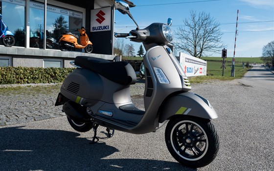 Neufahrzeug Vespa GTS 300 hpe Super Tech - Bild 5