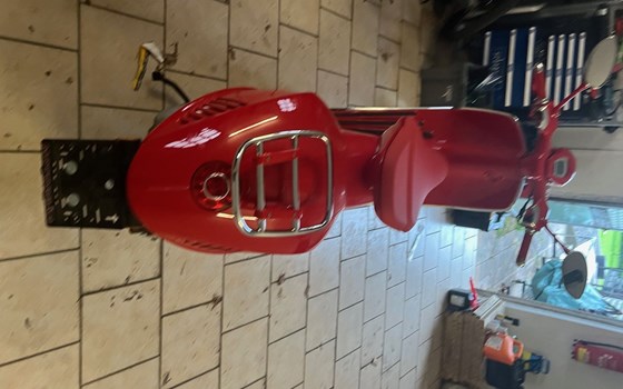 Gebrauchtmotorrad Vespa 946 125 i.e. 3V RED - Bild 7