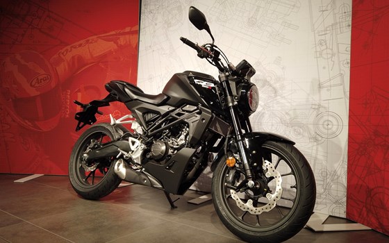 Gebrauchtmotorrad Honda CB125R - Bild 1