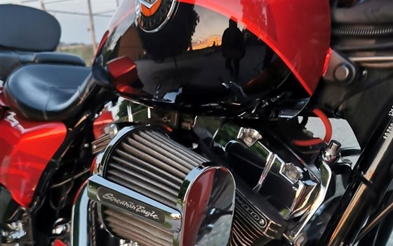 Gebrauchtmotorrad Harley-Davidson CVO Road King FLHRSE - Bild 3