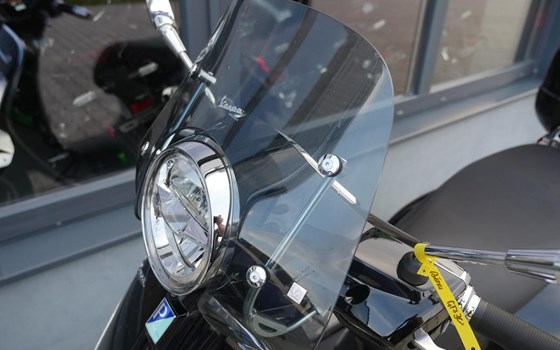 Gebrauchtmotorrad Vespa GTS 300 Super - Bild 12