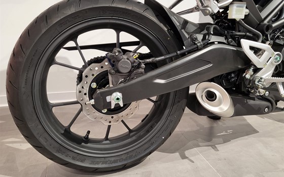 Gebrauchtmotorrad Honda CB125R - Bild 12