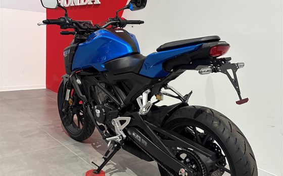 Gebrauchtmotorrad Honda CB125R - Bild 6