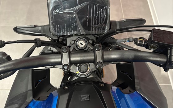 Gebrauchtmotorrad Honda CB125R - Bild 9