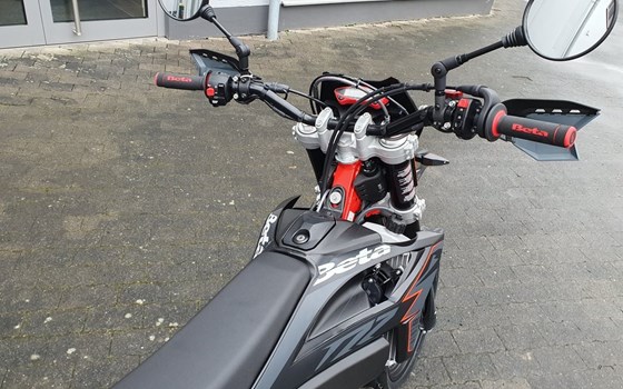 Neufahrzeug Beta RR 125 4T SM - Bild 7
