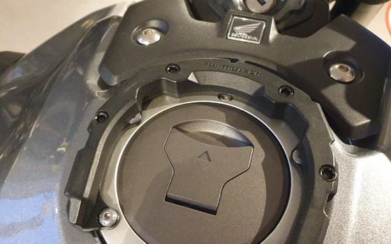 Gebrauchtmotorrad Honda CB 1000 R - Bild 10