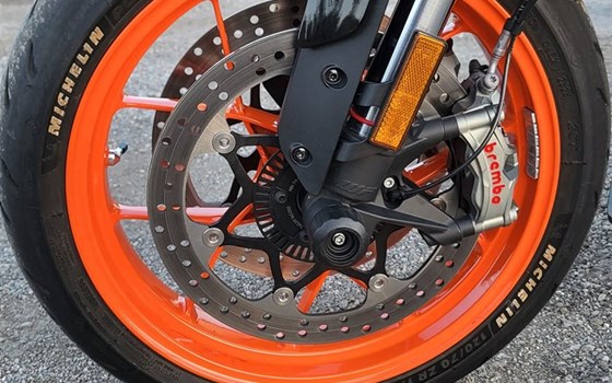 Gebrauchtmotorrad KTM 890 Duke R - Bild 3