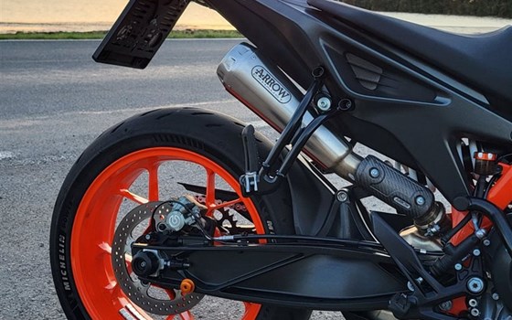 Gebrauchtmotorrad KTM 890 Duke R - Bild 6