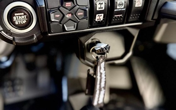 Gebrauchtmotorrad Can-Am Maverick Sport DPS 1000R - Bild 16