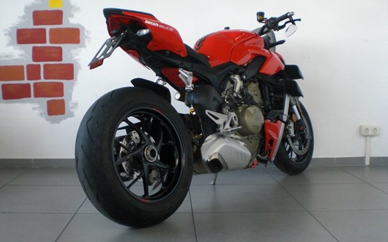 Gebrauchtmotorrad Ducati Streetfighter V4 - Bild 3
