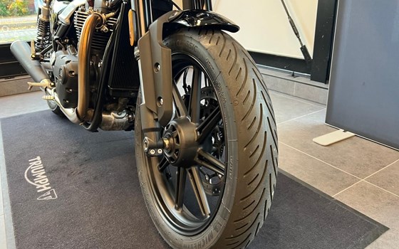 Gebrauchtmotorrad Triumph Speed Twin 900 - Bild 12