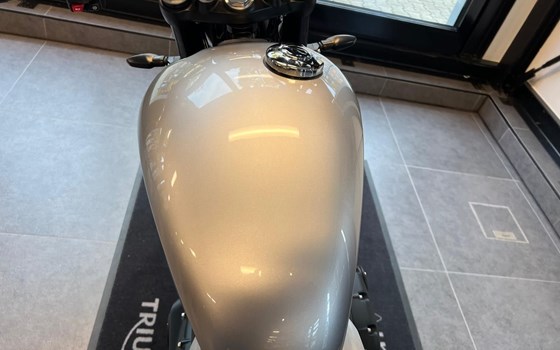 Gebrauchtmotorrad Triumph Speed Twin 900 - Bild 17