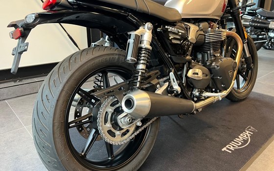 Gebrauchtmotorrad Triumph Speed Twin 900 - Bild 3