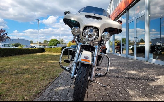 Gebrauchtmotorrad Harley-Davidson Electra Glide Ultra Classic FLHTCU - Bild 3