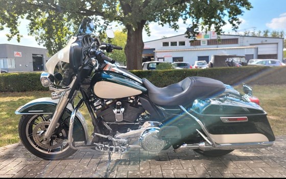 Gebrauchtmotorrad Harley-Davidson Electra Glide Ultra Classic FLHTCU - Bild 5