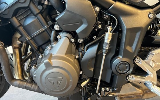 Gebrauchtmotorrad Triumph Trident 660 - Bild 10