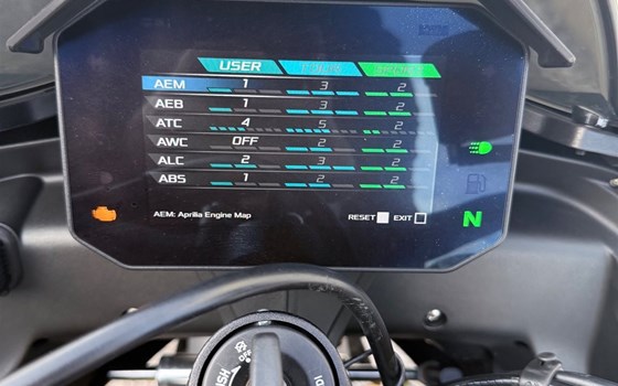 Gebrauchtmotorrad Aprilia Tuono V4 1100 - Bild 13