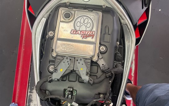 Gebrauchtmotorrad Aprilia Tuono V4 1100 - Bild 16