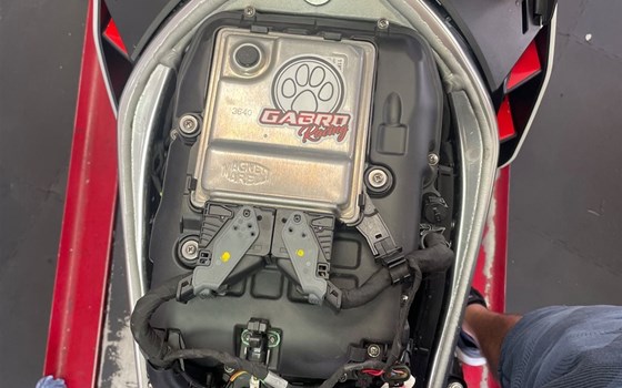 Gebrauchtmotorrad Aprilia Tuono V4 1100 - Bild 16