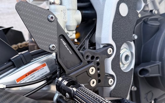 Gebrauchtmotorrad Aprilia Tuono V4 1100 - Bild 8