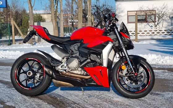 Gebrauchtmotorrad Ducati Streetfighter V2 - Bild 1