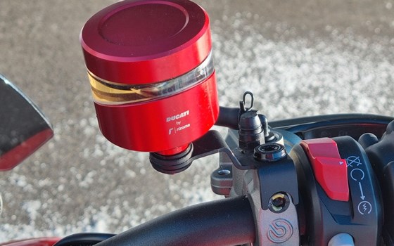 Gebrauchtmotorrad Ducati Streetfighter V2 - Bild 7