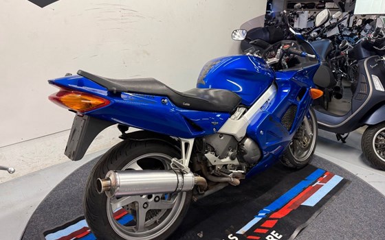 Gebrauchtmotorrad Honda VFR 800 F - Bild 8