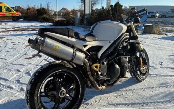 Gebrauchtmotorrad Triumph Speed Triple 1050 - Bild 8