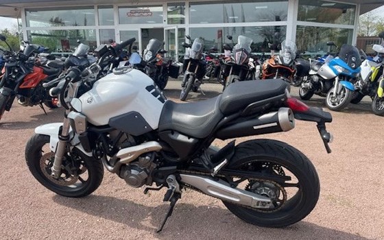 Gebrauchtmotorrad Yamaha MT-03 - Bild 2