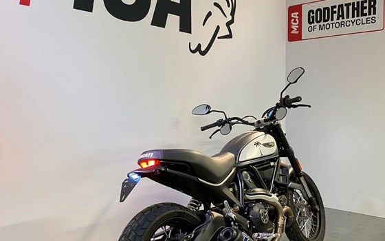 Gebrauchtmotorrad Ducati Scrambler Street Classic - Bild 2