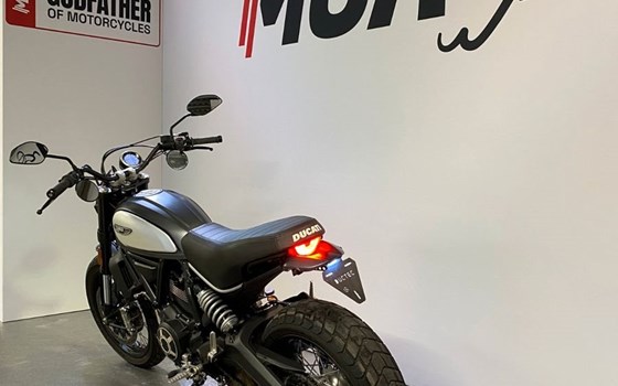 Gebrauchtmotorrad Ducati Scrambler Street Classic - Bild 9