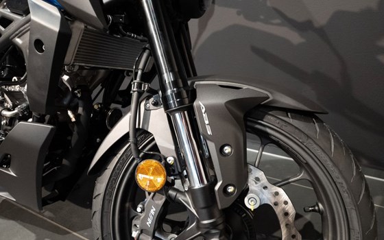 Gebrauchtmotorrad Honda CB125R - Bild 6