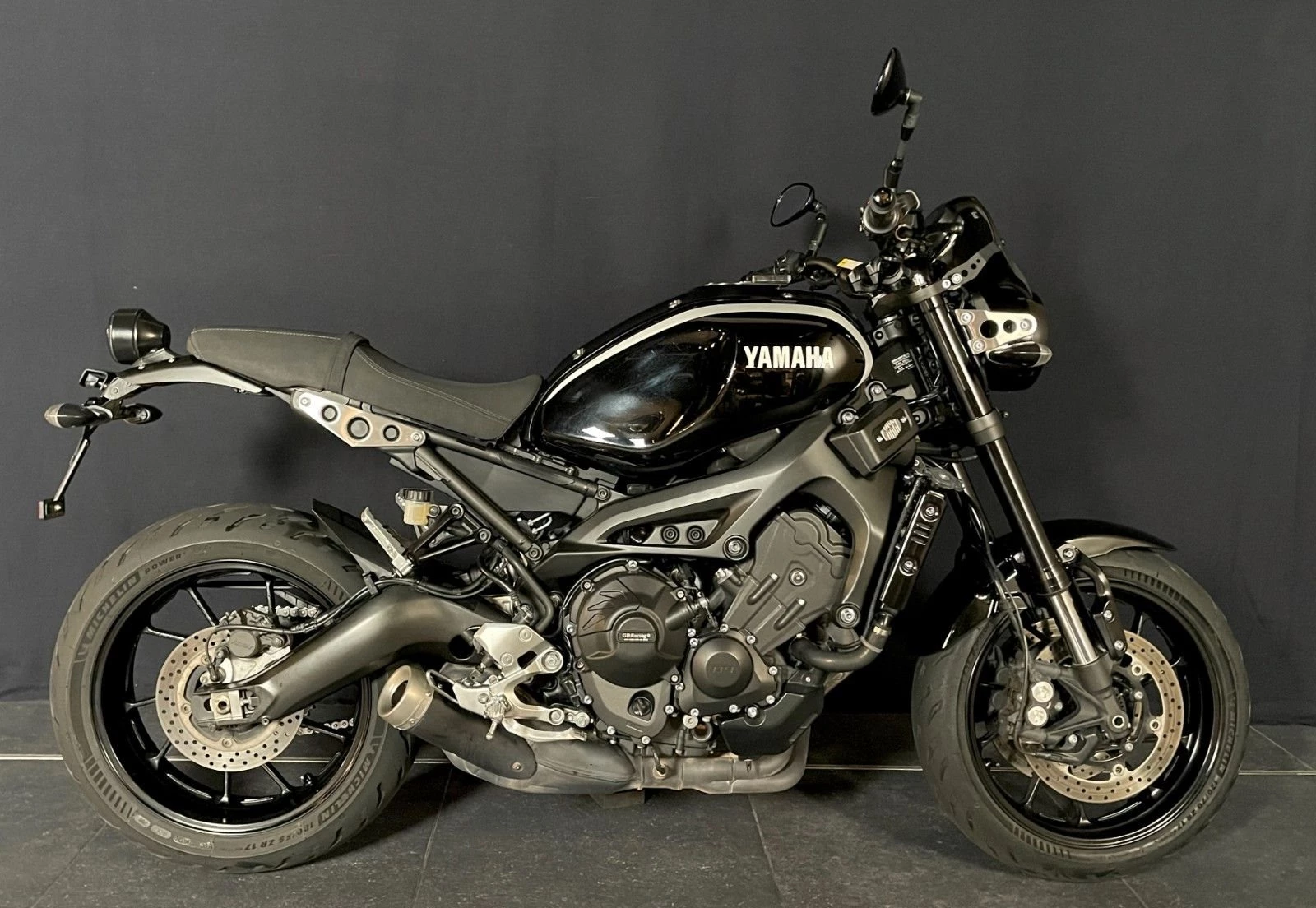 Yamaha XSR900 
