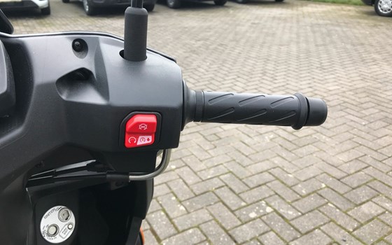 Gebrauchtmotorrad Suzuki Avenis 125 - Bild 12