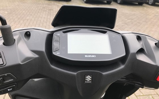 Gebrauchtmotorrad Suzuki Avenis 125 - Bild 13