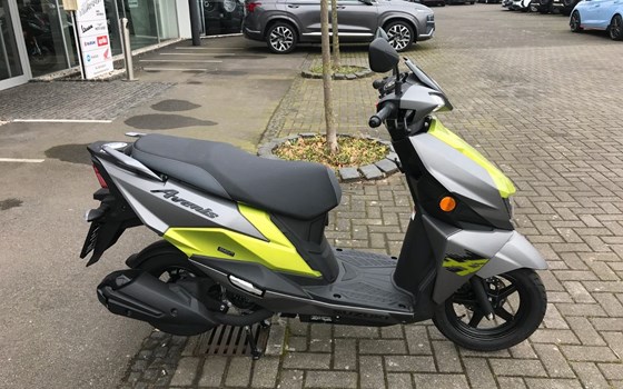 Gebrauchtmotorrad Suzuki Avenis 125 - Bild 3