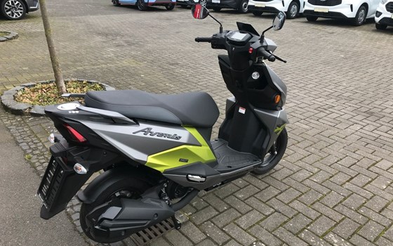 Gebrauchtmotorrad Suzuki Avenis 125 - Bild 4