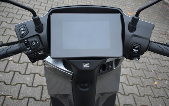 Gebrauchtmotorrad Honda CUV e: - Bild 7