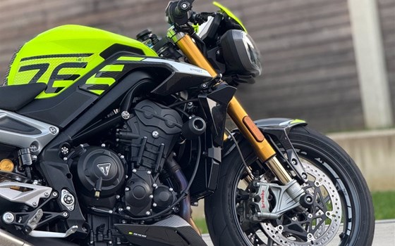 Gebrauchtmotorrad Triumph Street Triple 765 Moto2 Edition - Bild 8