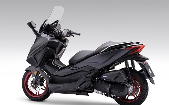 Gebrauchtmotorrad Honda Forza 125 - Bild 1