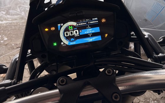 Gebrauchtmotorrad Moto Guzzi V85 TT Travel - Bild 7