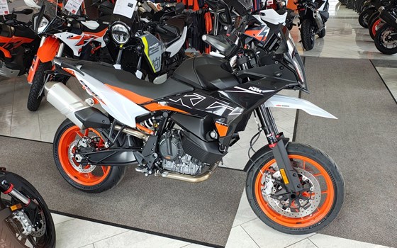 Gebrauchtmotorrad KTM 890 SMT - Bild 2