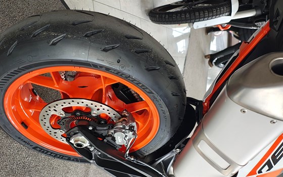 Gebrauchtmotorrad KTM 890 SMT - Bild 5