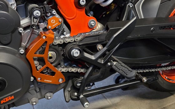 Gebrauchtmotorrad KTM 890 Duke R - Bild 4