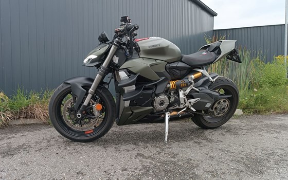 Gebrauchtmotorrad Ducati Streetfighter V2 - Bild 1
